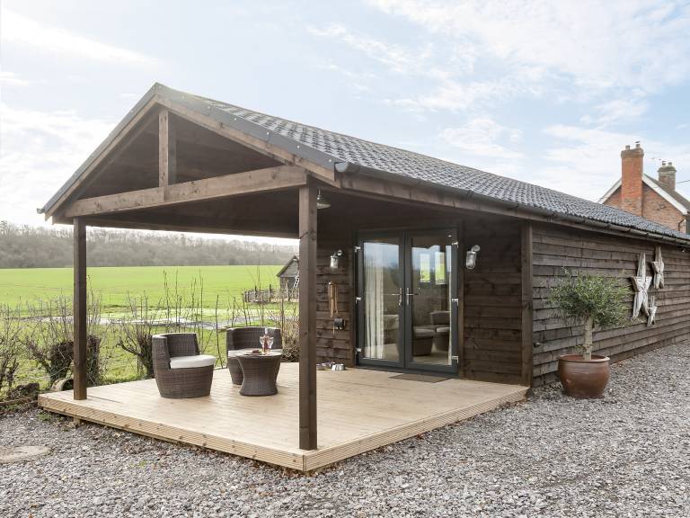 Cottage with terrace & garden — photo 3