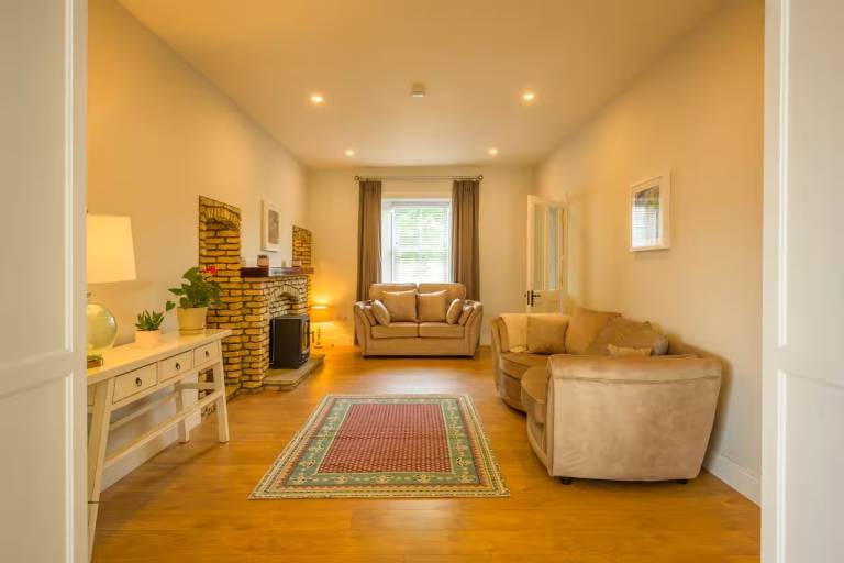 The Stone House Sleeps 10 with Parking