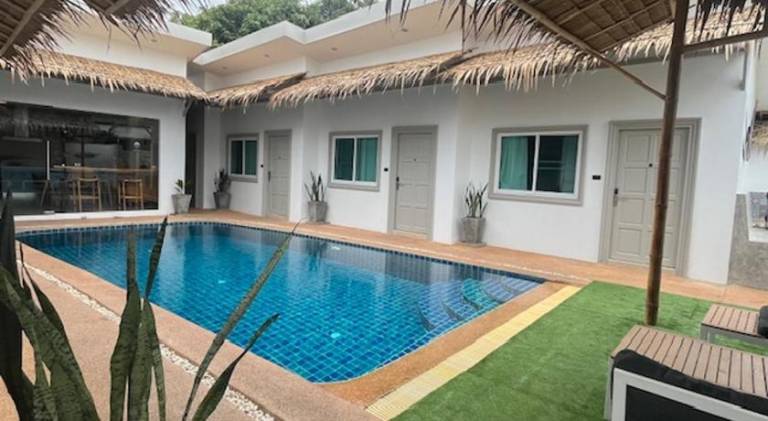 Jungle pad accomodation — photo 3