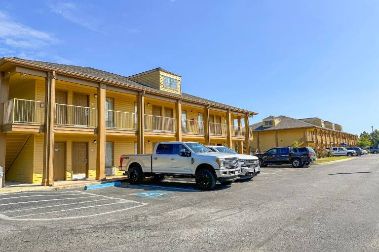 Bonita Lakes Inn by Capital O Meridian I20 in Meridian, MS