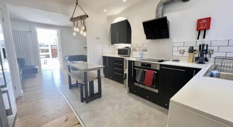 House with 2 rooms for 4 persons — photo 3