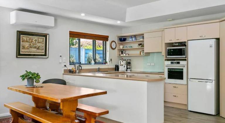 Ample vacation home | Suitable for remote work | Dogs allowed in Taupo