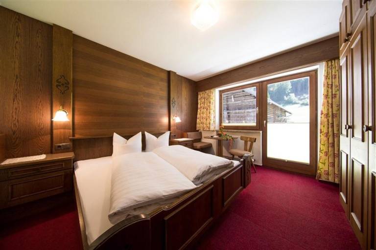 Rental apartment with 4 rooms for 9 persons — photo 4