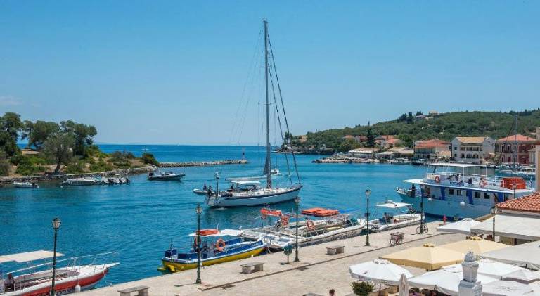 Apartment with 2 rooms for 5 persons in Paxos