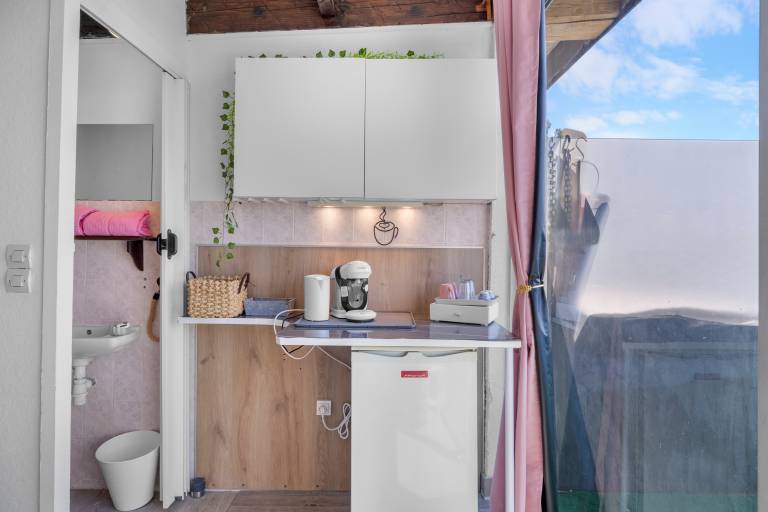 Cabanon "Jeux de boules 3" with Sea View — photo 4