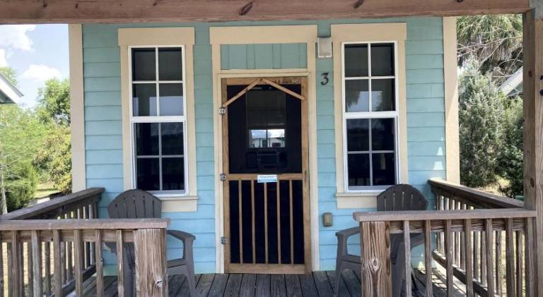 House with 1 room for 4 persons in Bradenton, FL