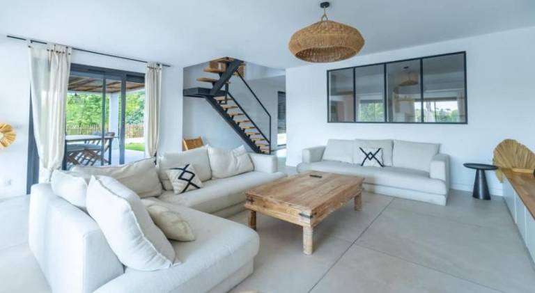 180 m&sup2; Ferienhaus