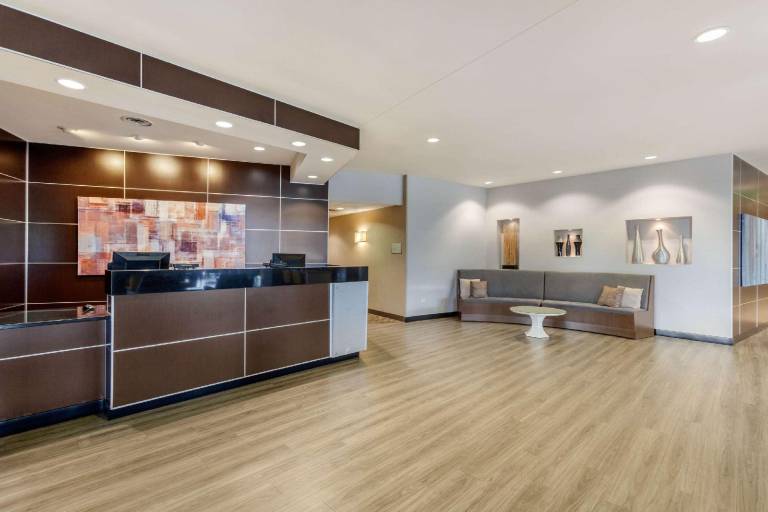 Cambria Hotel Denver International Airport — photo 4