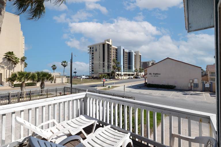 Family-oriented nice house with patio & garden | Next to the beach | Pet-friendly — photo 3