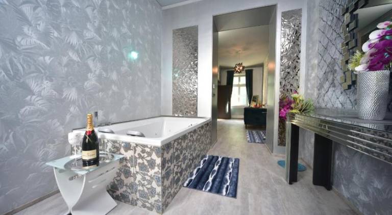 Holiday apartment with sauna, jacuzzi & patio | Perfect for remote work — photo 4