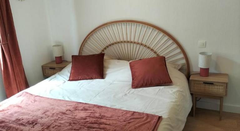 Serviced apartment with patio & garden | Dogs allowed — photo 2