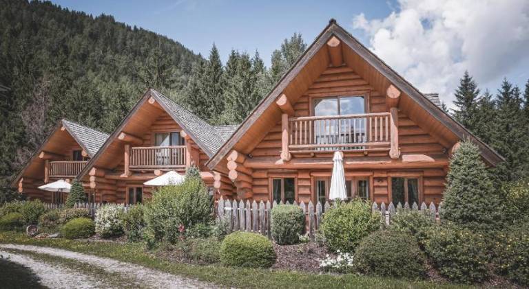 Serviced apartment with sauna, patio & jacuzzi | Perfect for remote work — photo 4