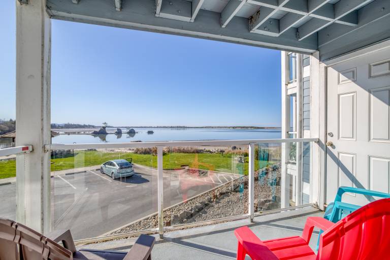Condo  Lincoln City