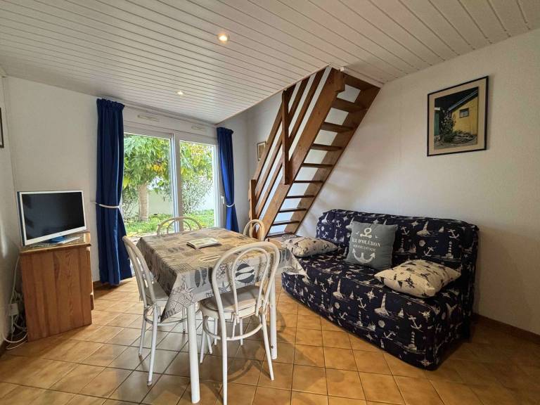 Family home near beach in Saint-Denis d'Oléron, enclosed garden — photo 4