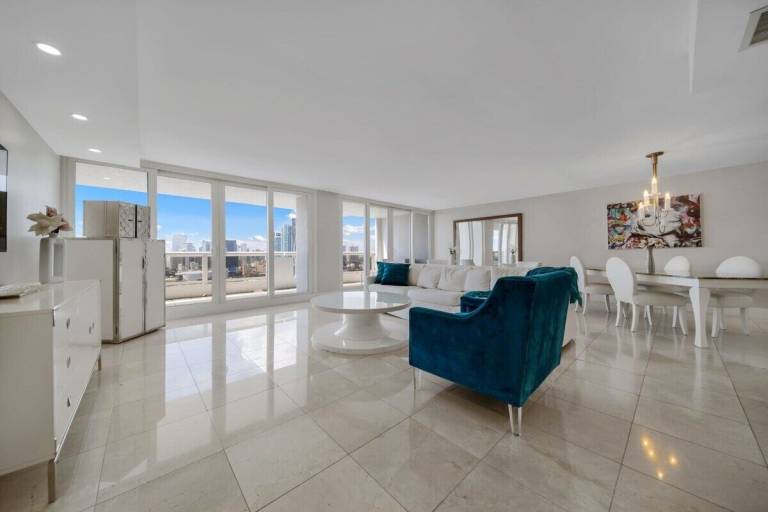 Condo  Downtown Miami