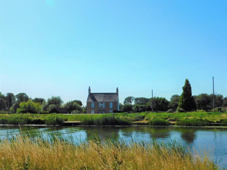 Cottage Ten Mile Bank
