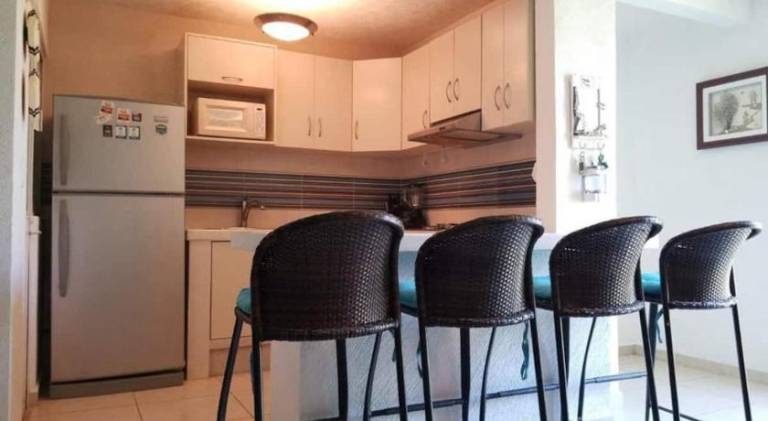 Apartment with pool — photo 4