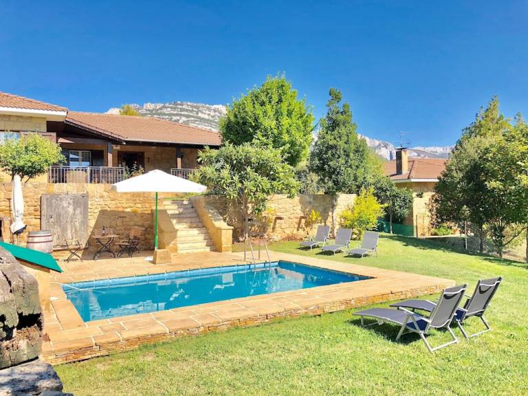 Villa Samaniego