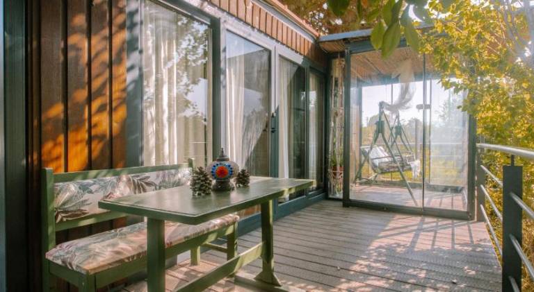 Mona Glamping Caravan Suites — photo 3