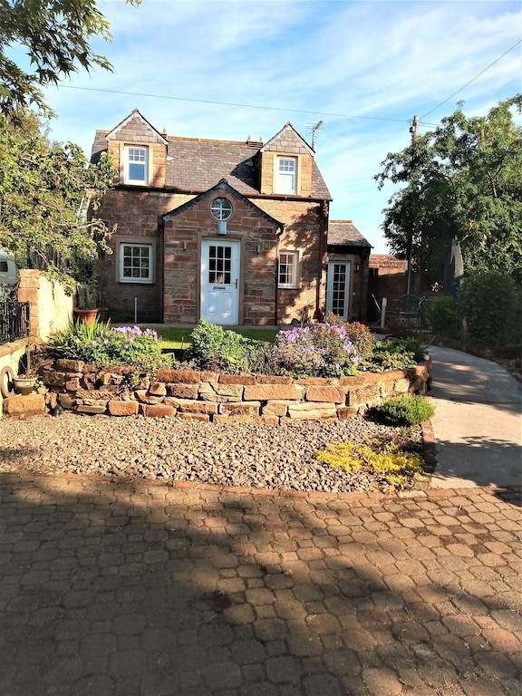 Cottage  Dumfries