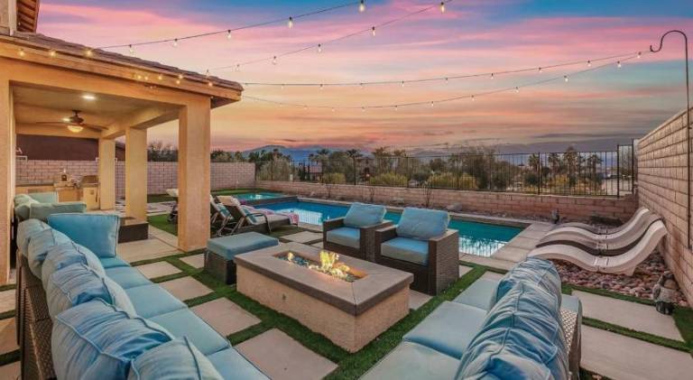 Big house with pool & hot tub | Pet-friendly — photo 3