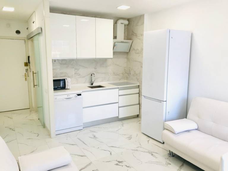 Modern and design studio near the beach with large swimming pools. — photo 4