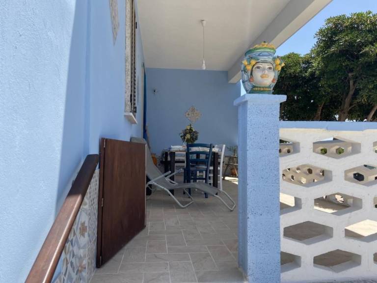 House with BBQ, garden & patio — photo 5