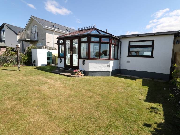 Cottage  Llanfair