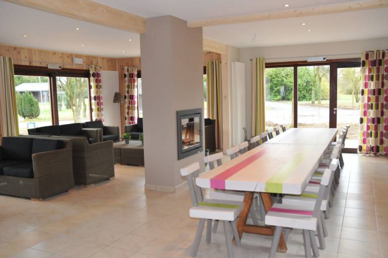 Vacation home with patio, yard & barbeque — photo 4
