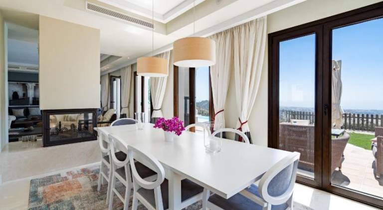 Luxury Modern 5BR Villa - Infinity pool & Panoramic sea views — photo 2