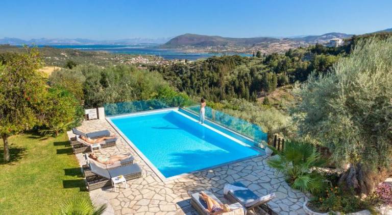 Big villa with jacuzzi, private pool & patio | Pets allowed in Lefkada