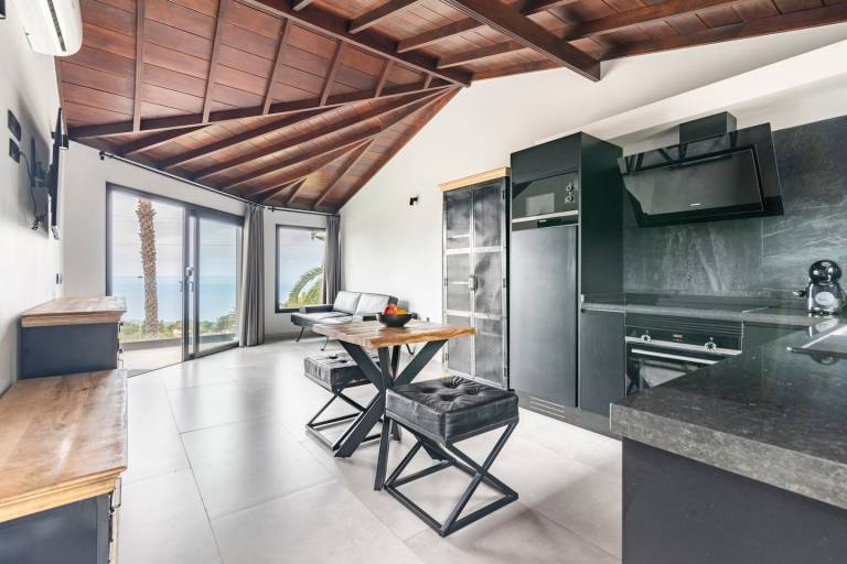 Villa Crone Apt 3 mit 2 Infinity Pools & Jacuzzi