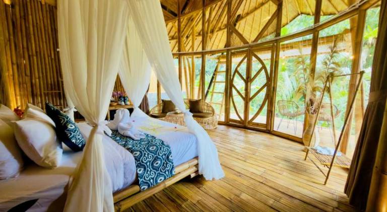 Villa with terrace, hot tub & private pool | Pets allowed in Karangasem