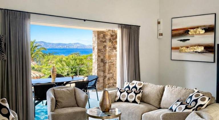 Rental apartment with pool in Cogolin
