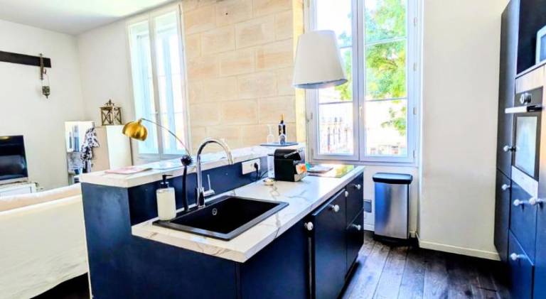 Apartment | Close to Place des Quinconces — photo 2