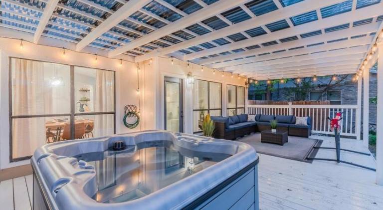 Stunning Deck, Hot-tub view to Lake & Golf course — photo 3