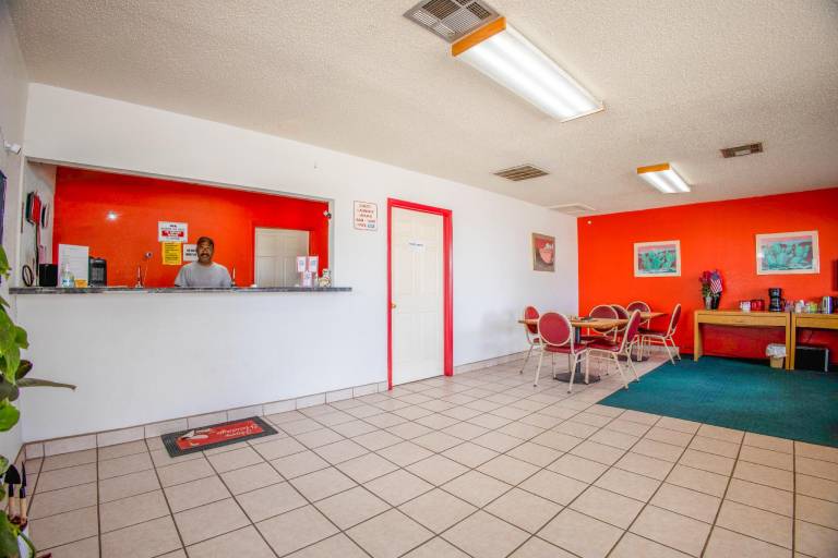 Holiday Motel Lordsburg I-10 — photo 2