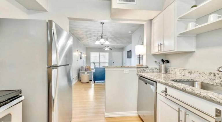 Charming rental apartment with pool | Dogs allowed — photo 3