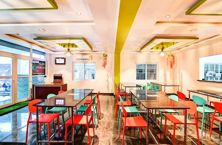 Hotel Karnataka Suites