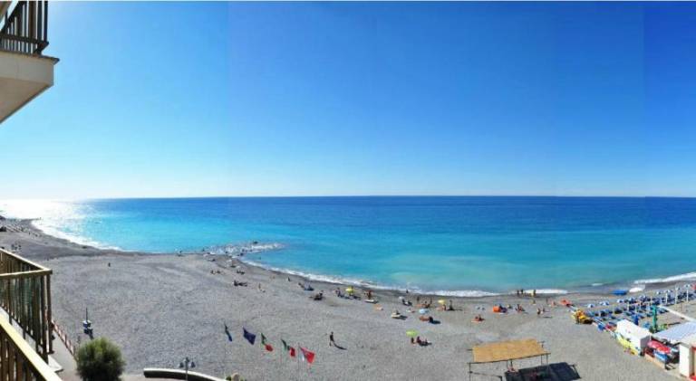 Holiday apartment with patio | Next to the beach | Pets are welcome — photo 3