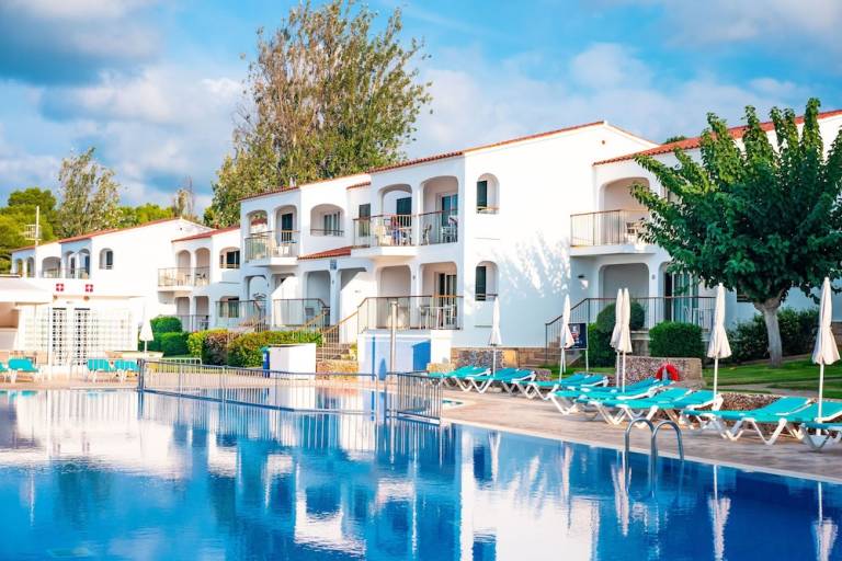 Aparthotel  Es Migjorn Gran