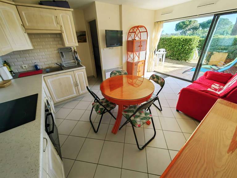 Apartment with 1 room for 4 persons — photo 4