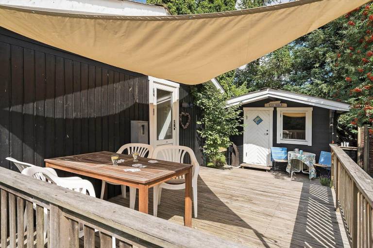 Vacation home with barbeque, patio & garden — photo 2