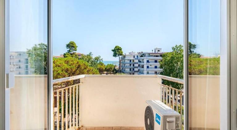 Holiday apartment with 2 rooms for 6 persons — photo 4