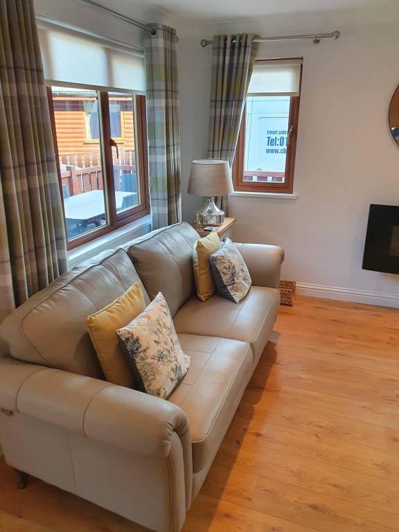 Stunning 2 Bedroom Pet Friendly Lodge — photo 4