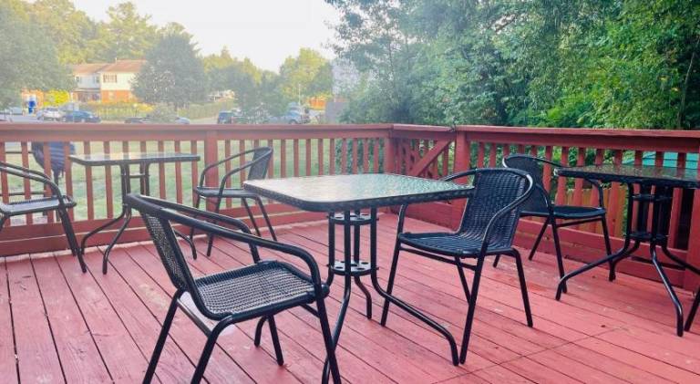 1 bedroom terrace view with shared bathroom 4