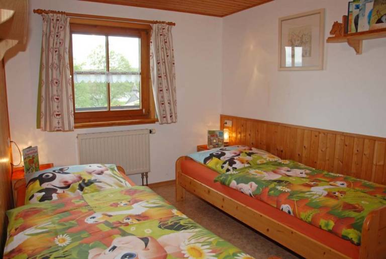 Child-friendly charming apartment with yard, grill & terrace | Mountain view | Pet-friendly — photo 3