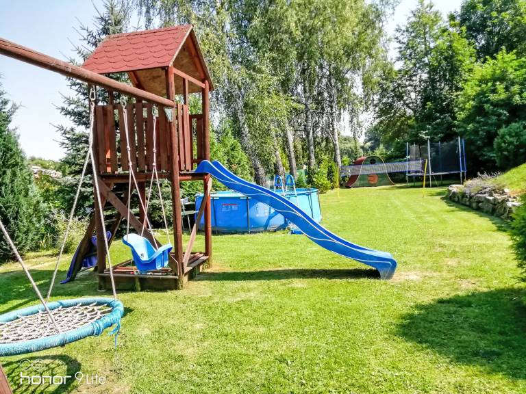 Family-oriented vacation home with patio & barbecue | Pets allowed — photo 4