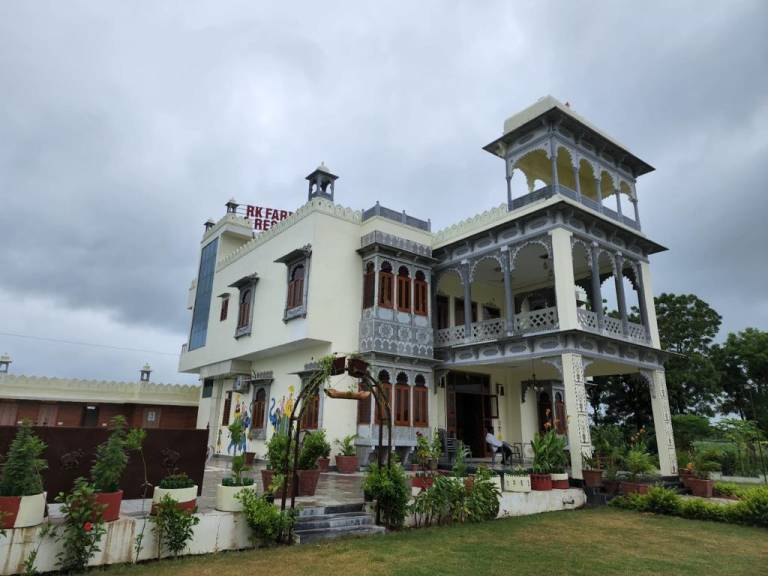 Farm with terrace, barbeque & pool — photo 4