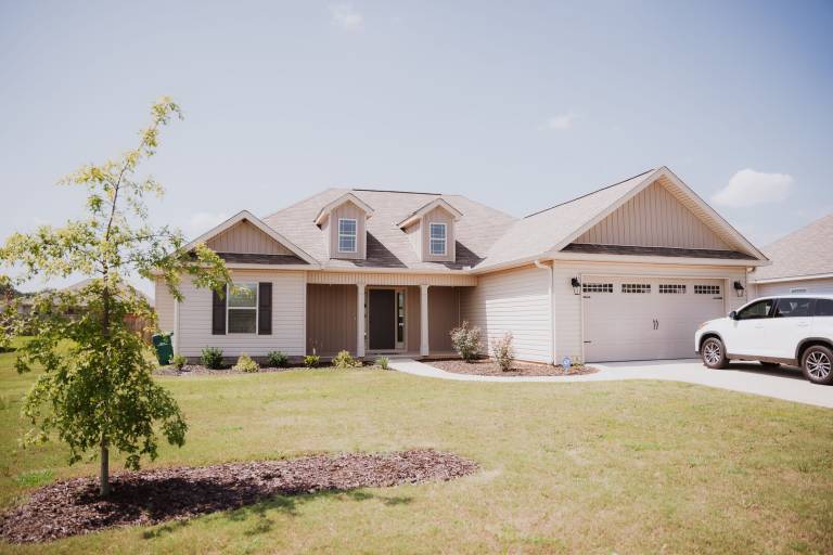 Family-oriented nice house with garden | Pet-friendly in Perry, GA